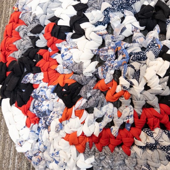Upcycled Rag Rug Boho Red Black White 21" Round Handmade - Picture 6 of 6